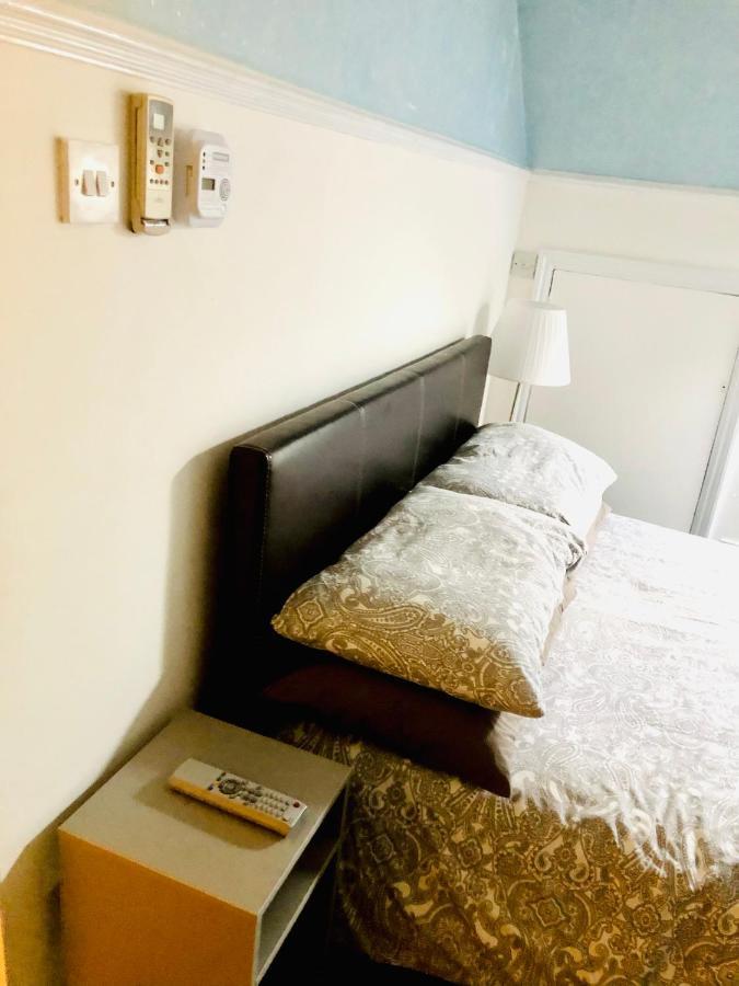 Ac Hideout Apartment รอชฟอร์ค ภายนอก รูปภาพ