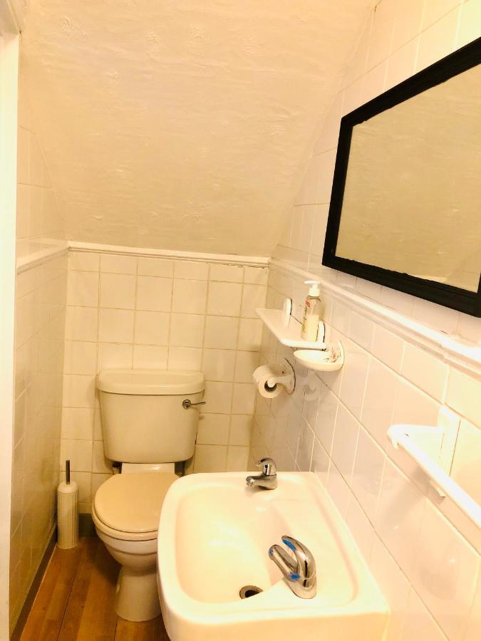 Ac Hideout Apartment รอชฟอร์ค ภายนอก รูปภาพ