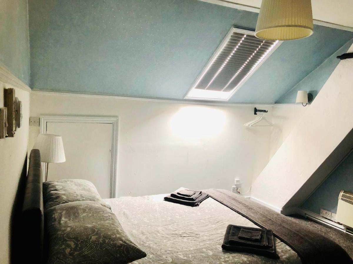Ac Hideout Apartment รอชฟอร์ค ภายนอก รูปภาพ